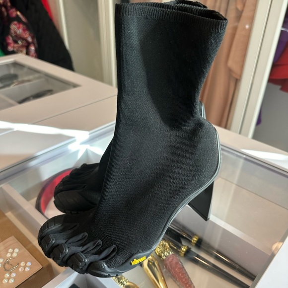 NEW LIMITED EDITION Balenciaga x Vibram Heeled Toe Shoes Extra RARE - Picture 6 of 13